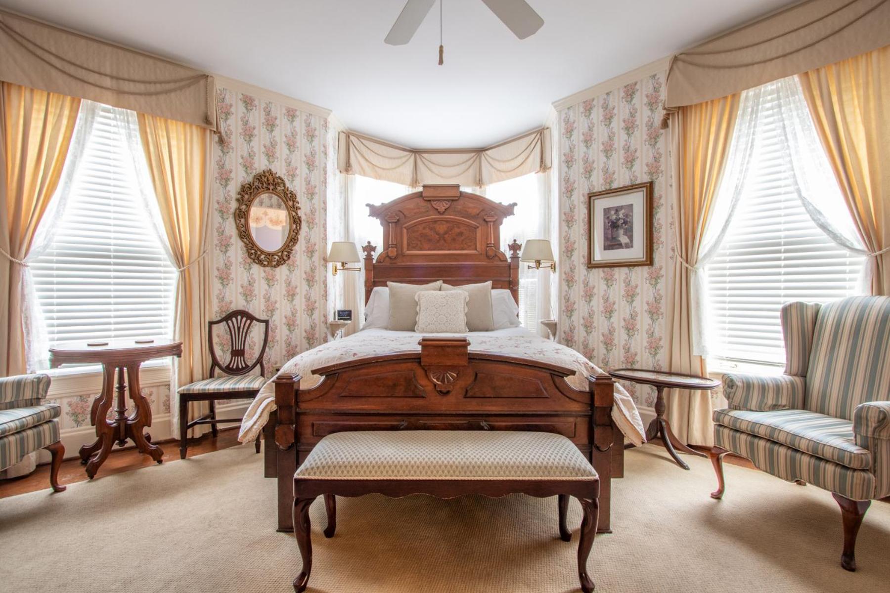 The Oaks Victorian Inn Christiansburg Exterior photo