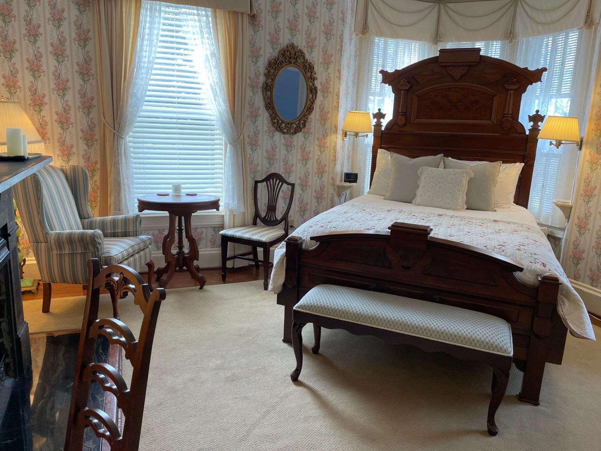 The Oaks Victorian Inn Christiansburg Exterior photo