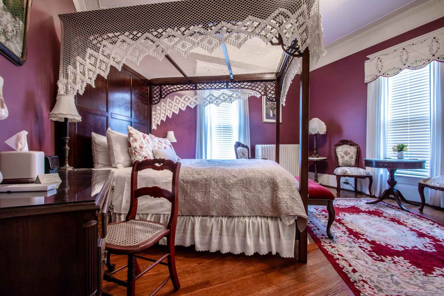 The Oaks Victorian Inn Christiansburg Exterior photo